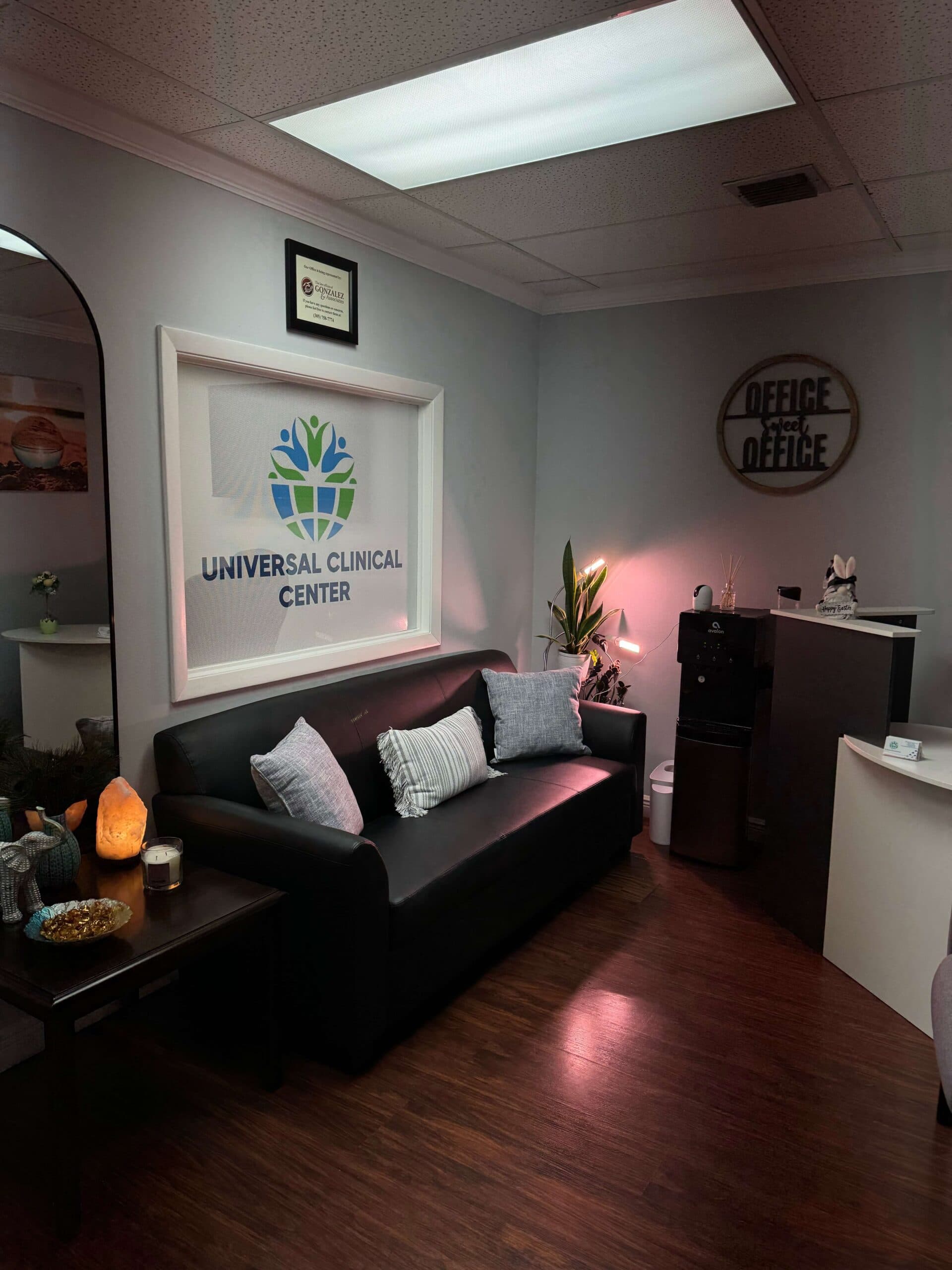 Universal Clinical Center — atención integrada de salud mental y terapia física en Miami, FL